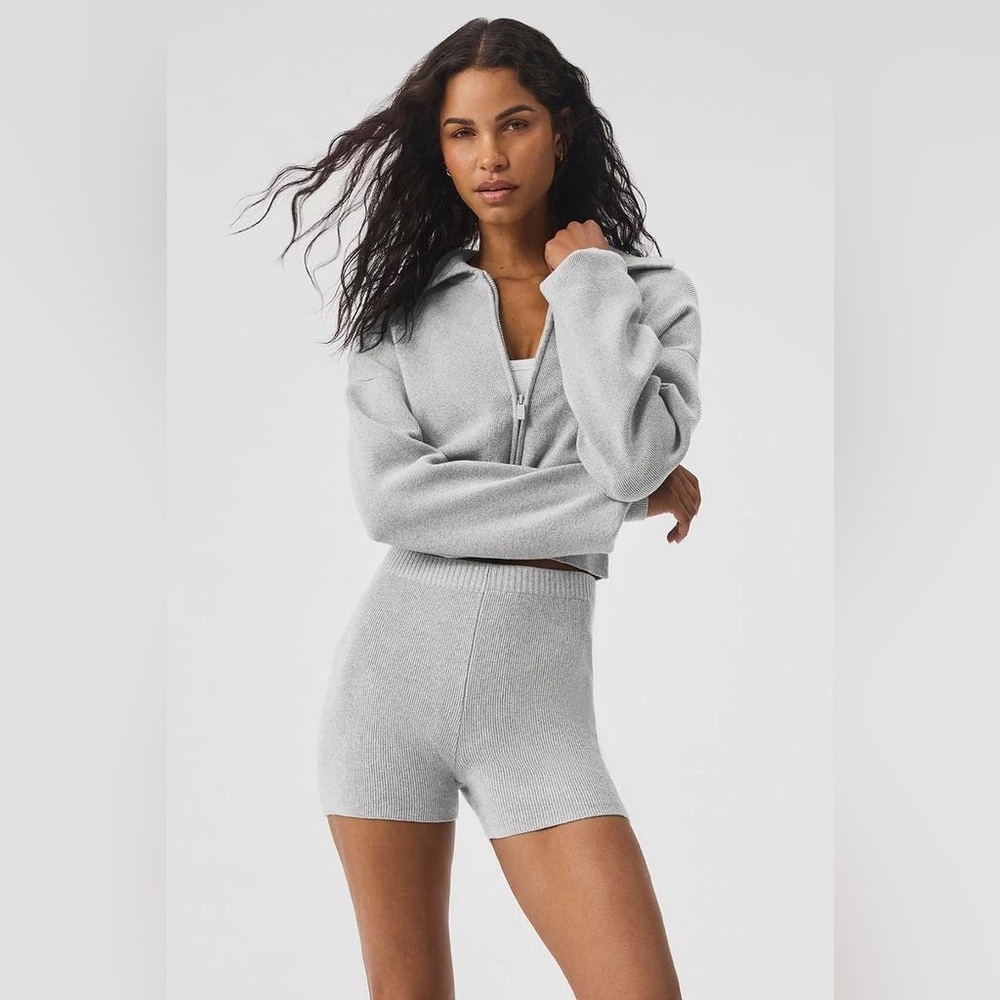 ALO YOGA | ✨NEW✨ Scholar Knit High-Waist Short in Athletic Heather Grey